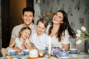 családi reggeli, ebéd, vacsora, étkezés